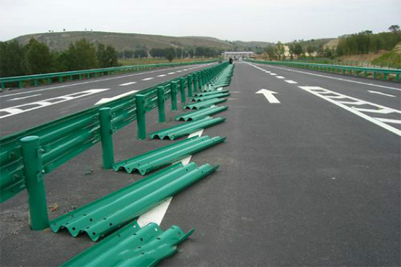 怀化波形护栏的维护与管理确保道路安全的关键步骤