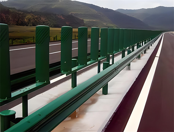 怀化三波护栏板在高速公路的应用